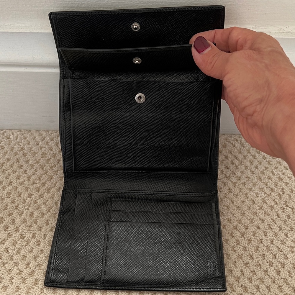 Prada Black Saffiano Leather wallet - Picture 3 of 3